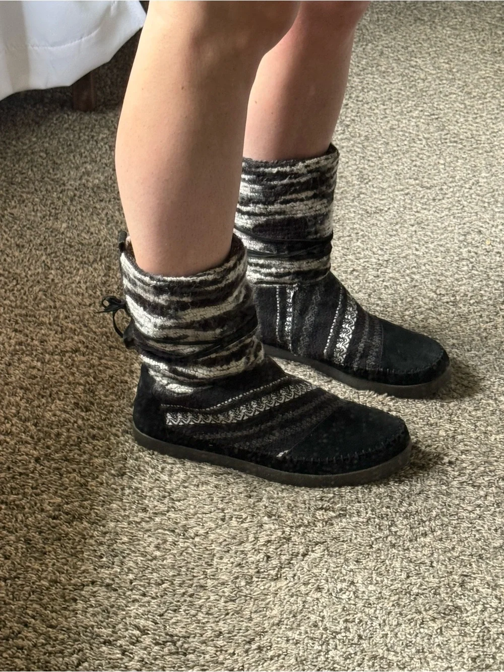 TOMS Women’s Size 11 Black Gray Southwestern Knit Faux Fur Lined Boots